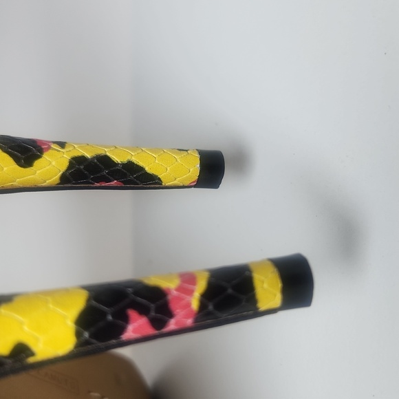 Vince Camuto Treesha painterly python-embossed Print Point-toe Pump - Picture 8 of 9